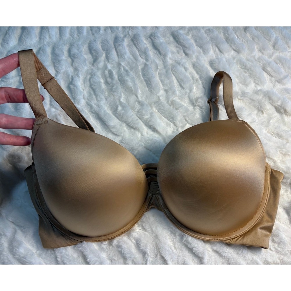 Women's size 40DD Soma tan padded underwire bra. Never worn.